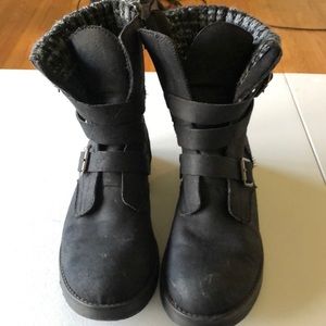 Women Black boots